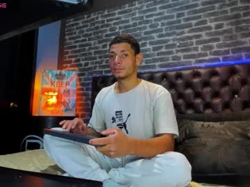 Live cam boy Richar_98, 27 yrs – Hot Male Cams