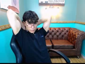 Live cam boy Roberthalv, 20 yrs – Hot Male Cams