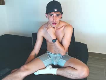 Robisson Zack • bigcock • 25y • MEDELLIN - ANTIOQUIA • public