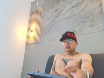 Live cam boy Roger_flyn – Hot Male Cams