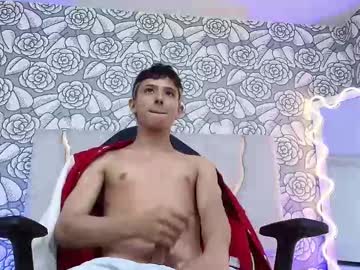 Live cam boy Rooy_tay, 19 yrs – Hot Male Cams