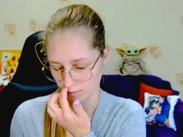 Roxie Shy • skinny • 25y • Chaturbate • public