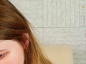 salut_love - Free Live Cam Model Online