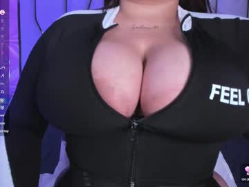 Samantasm • bigboobs • 26y • en algún lugar del mundo • public