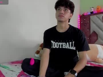 Live Feet Fetish Performer Santy_caerrinton, 19 yrs - Ted's Cam Directory