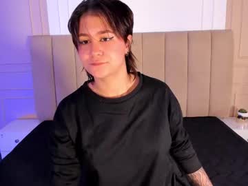 Saravega   • heels • 20y • your mind?? • public