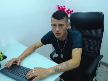 Sasukkee  • tattoo • 25y • Medellin - Colombia • public