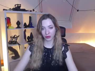 Scarlet_sophie • femdom29y • Europe • public