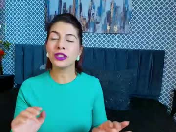 Scarlett Moore  • milf • 43y • in your dreams • public