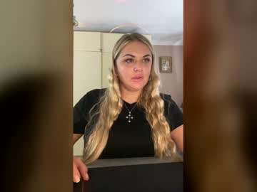 Live Milf Selviana, 25 yrs – Hot Milf Cams