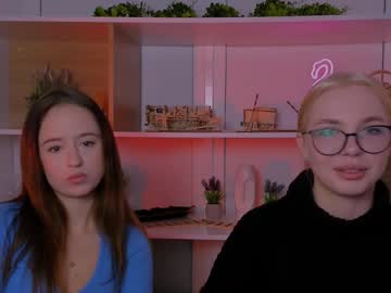 Sendi Cais • girls • 0y • here • public