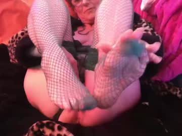 Live Feet Fetish Performer Severina_severina - Ted's Cam Directory