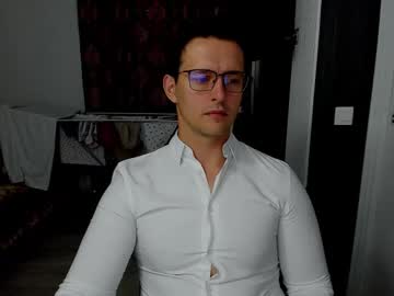 Sexxymuscles4u • lovense • 25y • UK • public
