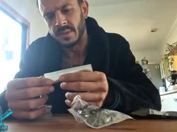 Sexyhabibi247 • sexymuscles • 0y • England, United Kingdom • public