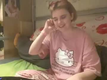 Shaenosworthy • new • 18y • strange reality • public