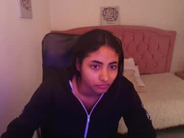 Shaneelle • bigboobs • 21y • Colombia • public