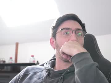 Shape80 • boy • 30y • france • public