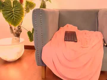 Sillymora • fuckmachine • 20y • Cundinamarca, Colombia • public