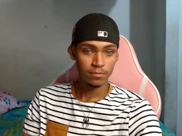 Live cam boy Silverspice6, 22 yrs – Hot Male Cams