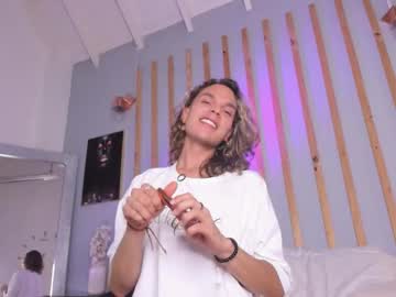 Sirphigrant • femboy • 24y • Antioquia, Colombia • public