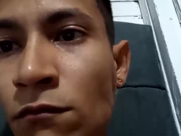 Live cam boy Skinnybigmember98 – Hot Male Cams