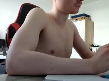 Skinnyboy1998 • german • 27y • Germany • public