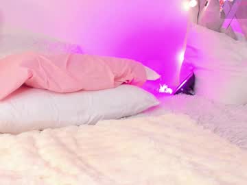 Smiling  Girl • fuckmachine • 0y • Colombia • public