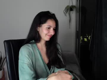 sophia_whispers - Live Cam Model Online on Ted's Cam Directory