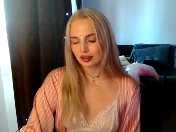 Spacemarsi • blonde • 0y • space • public