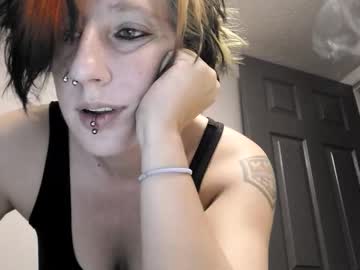 Spookyqueen69 • smoke • 34y • Indiana, United States • public