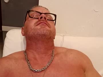 Swingrstarr • muscles • Chaturbate • public