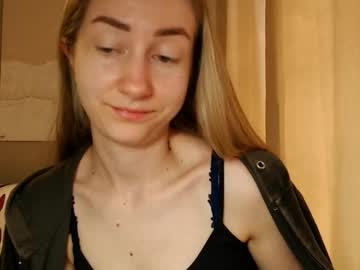 Taliiyafiredream • bigass • 28y • my room its my place in this world ?? • public