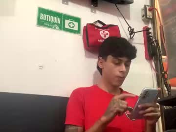 Tarren Boys • cumshow • 23y • Medellin - Antioquia • public