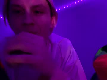 Live cam boy Taylor_mommy, 18 yrs – Hot Male Cams