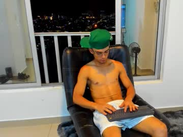 Live Male Performer teomodel1 (newyear,  christmas,  cum,  colombian,  latino) – profile photo, streaming now