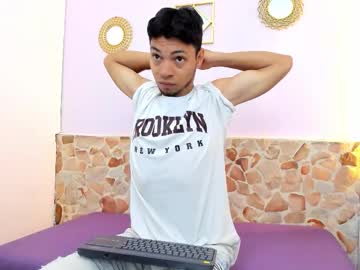 Theboxs 30 • bigcock • 30y • Antioquia, Colombia • public