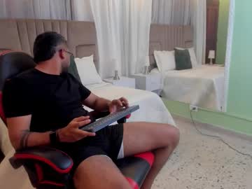 Live cam boy Thom_houston – Hot Male Cams