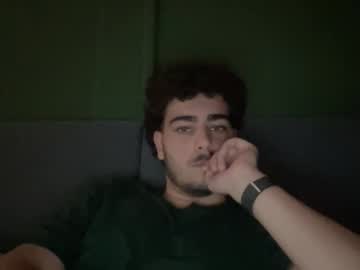 Tim499363 • horny • 20y • Belgium • public