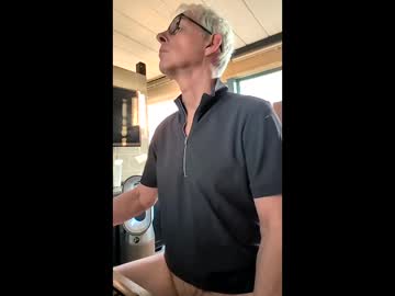 Tirexx69 • daddy • 70y • Flanders, Belgium • public