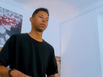 Live cam boy Tom_ames – Hot Male Cams