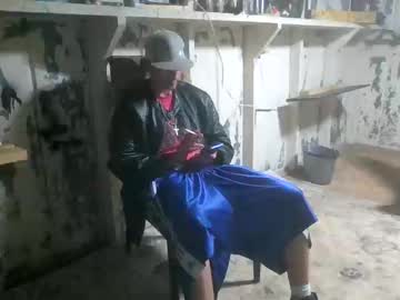 Topdogintraining93 • barefeet • 32y • Prospect Hill, NC United States • public