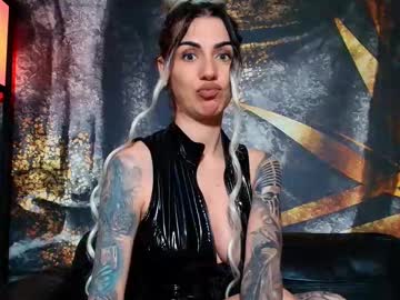 Trynaruh • mistress • Paradise. • public