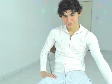 Live cam boy Twink_waldorf, 18 yrs – Hot Male Cams