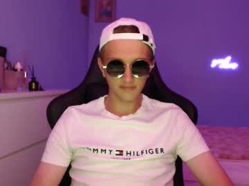 Live cam boy Twinkyray, 22 yrs – Hot Gay Cams