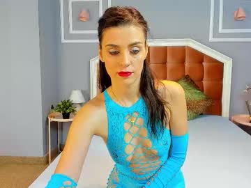 Twistedhoney  • teen • 20y • Look behind you • public