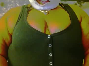 Unistarfire • bbwsucking • 99y • United States • public