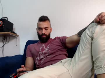 Live cam boy Urbanbeard – Hot Male Cams