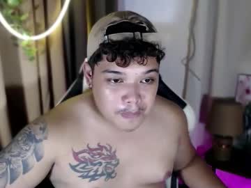 Live cam boy Urmilky_shooterxx – Hot Male Cams