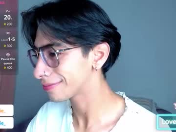 Live cam boy Uyukie_, 25 yrs – Hot Gay Cams