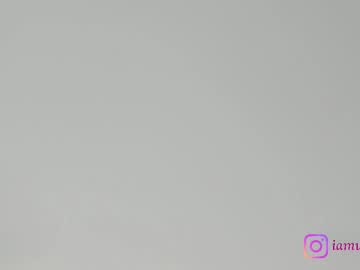 Valeriah  • latina • 25y • Medellin, Colombia • public